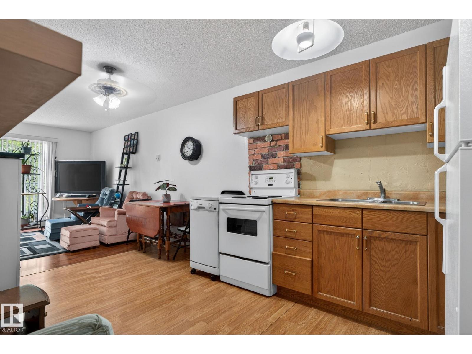 #204 12404 114 AV NW - 2