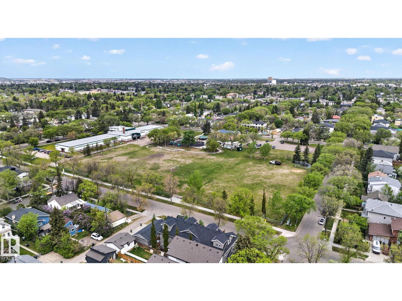 #204 12404 114 AV NW - 39