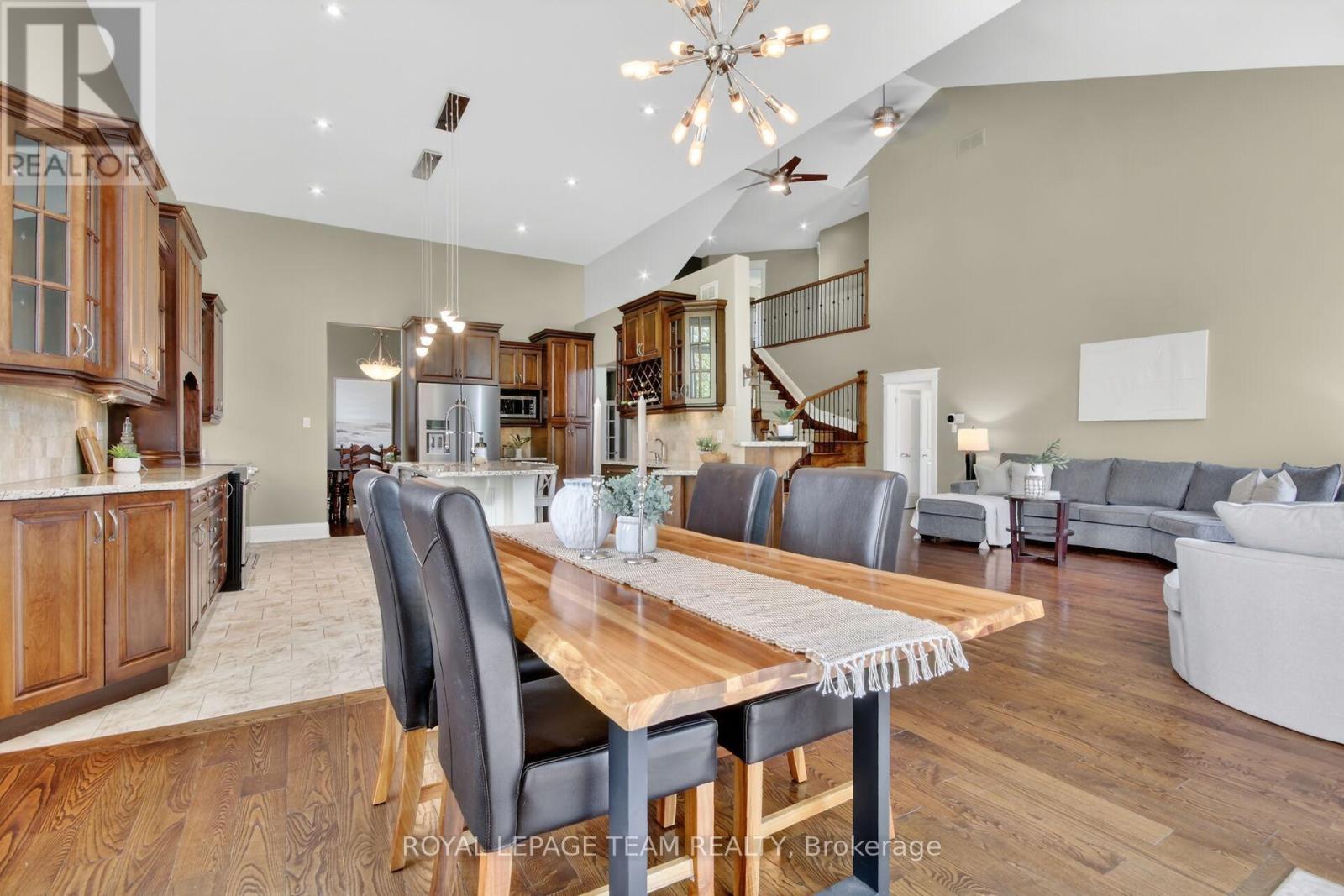568 PENNYCROSS LANE - 13