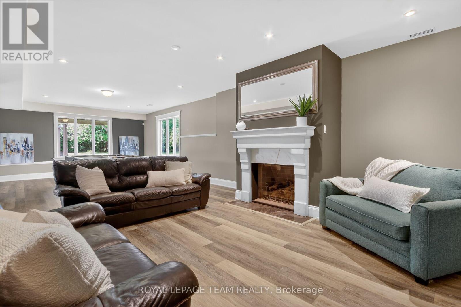 568 PENNYCROSS LANE - 38