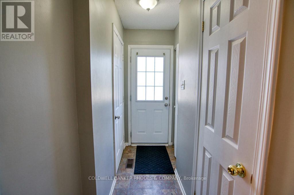 #27 1960 GARDEN PARK LANE - Image 2