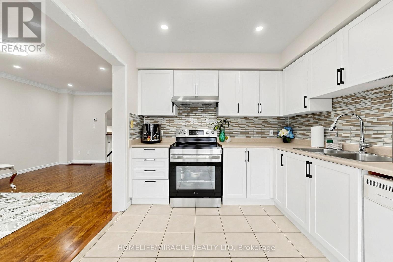 72 BOYD CRESCENT - 15