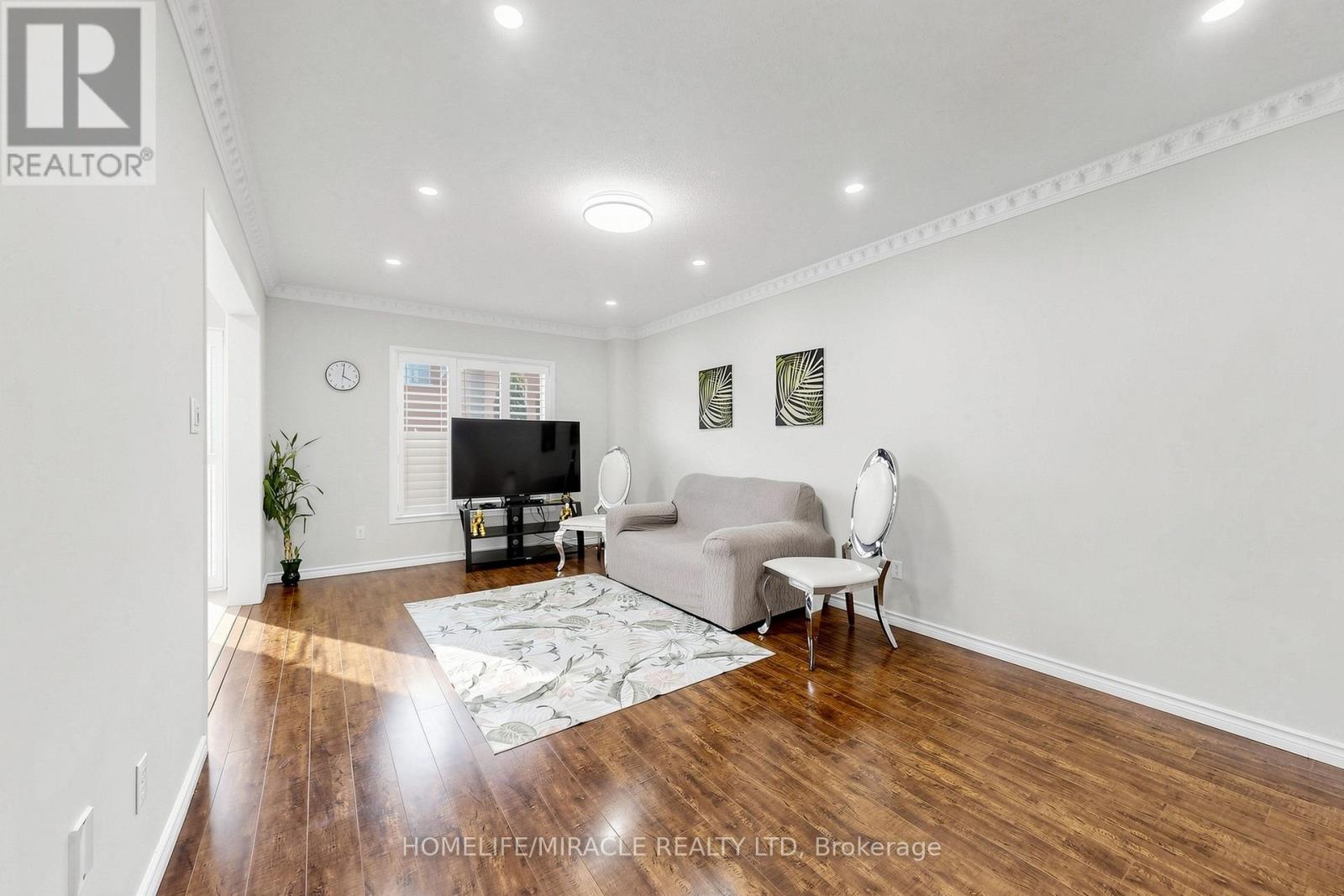 72 BOYD CRESCENT - 8