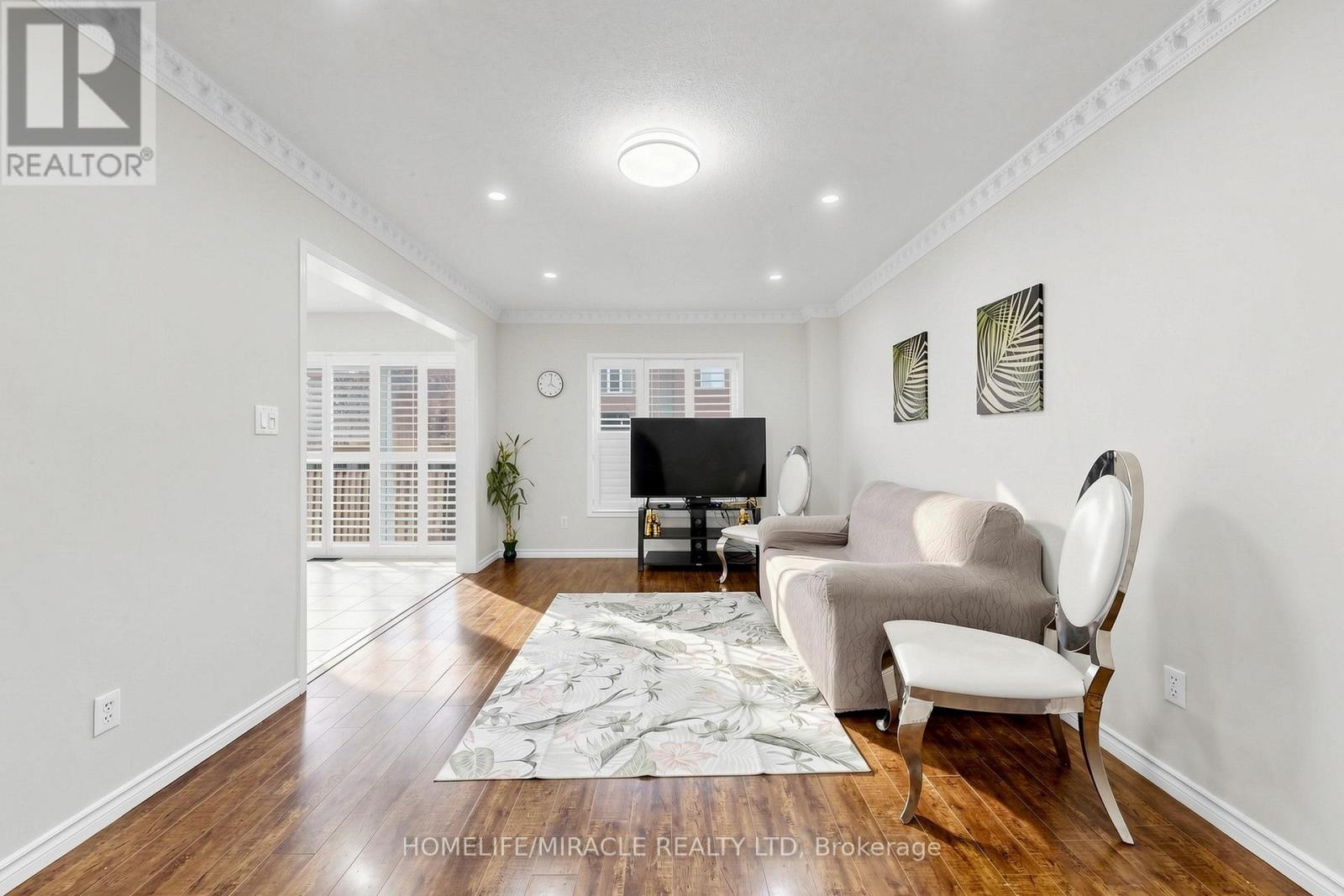 72 BOYD CRESCENT - 9