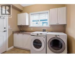 1713 Mamich Cir, Saanich, BC V8N6M9 Photo 37