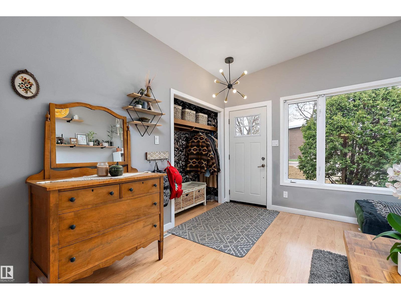 6509 90 AV NW - Image 2