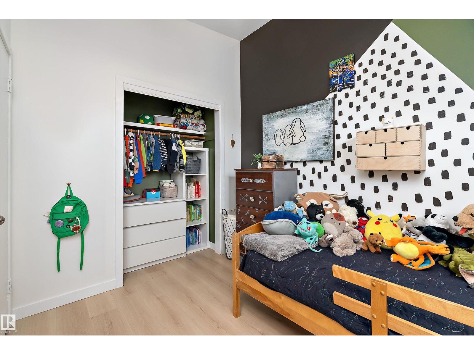 6509 90 AV NW - 11