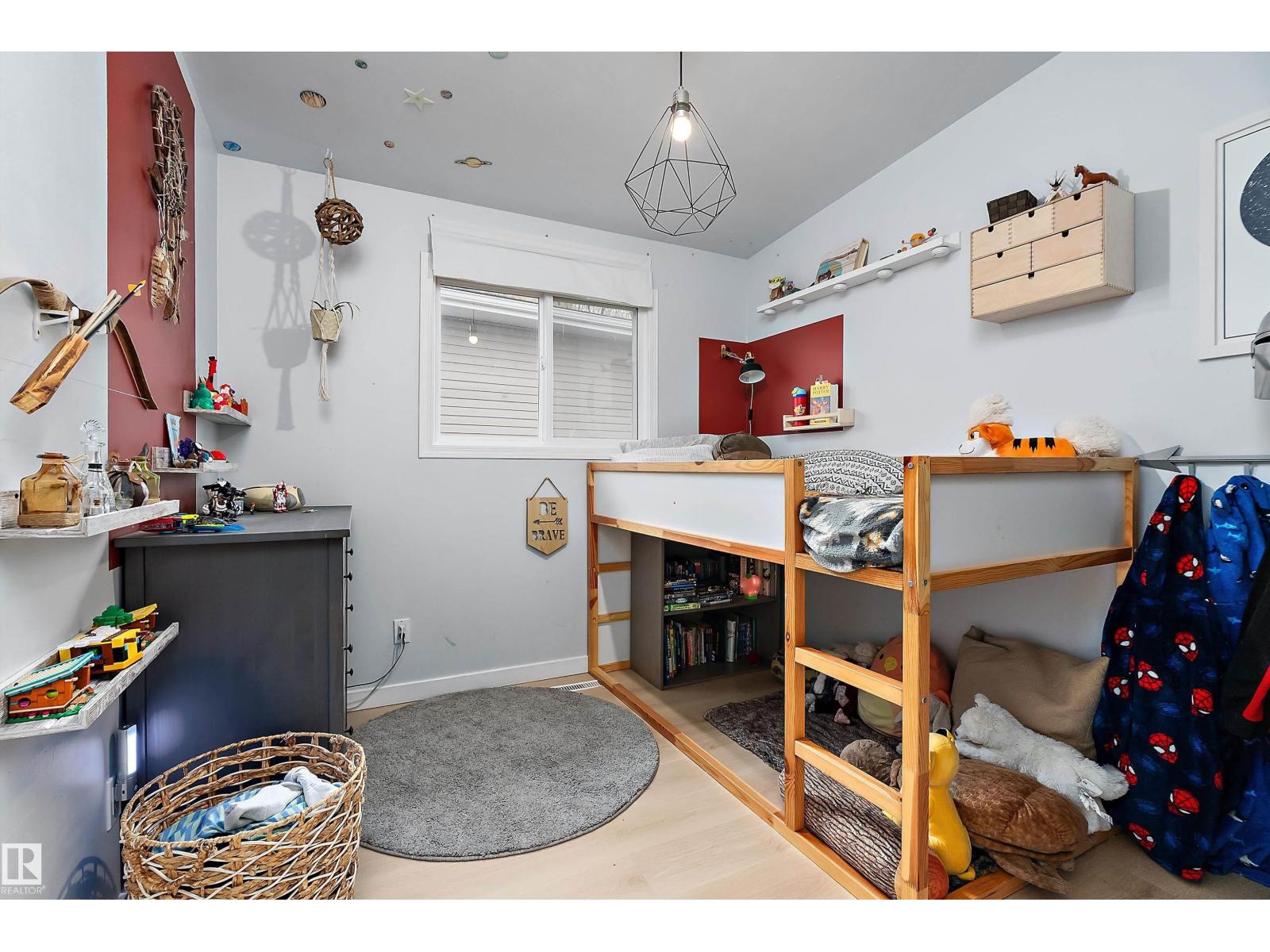 6509 90 AV NW - 14