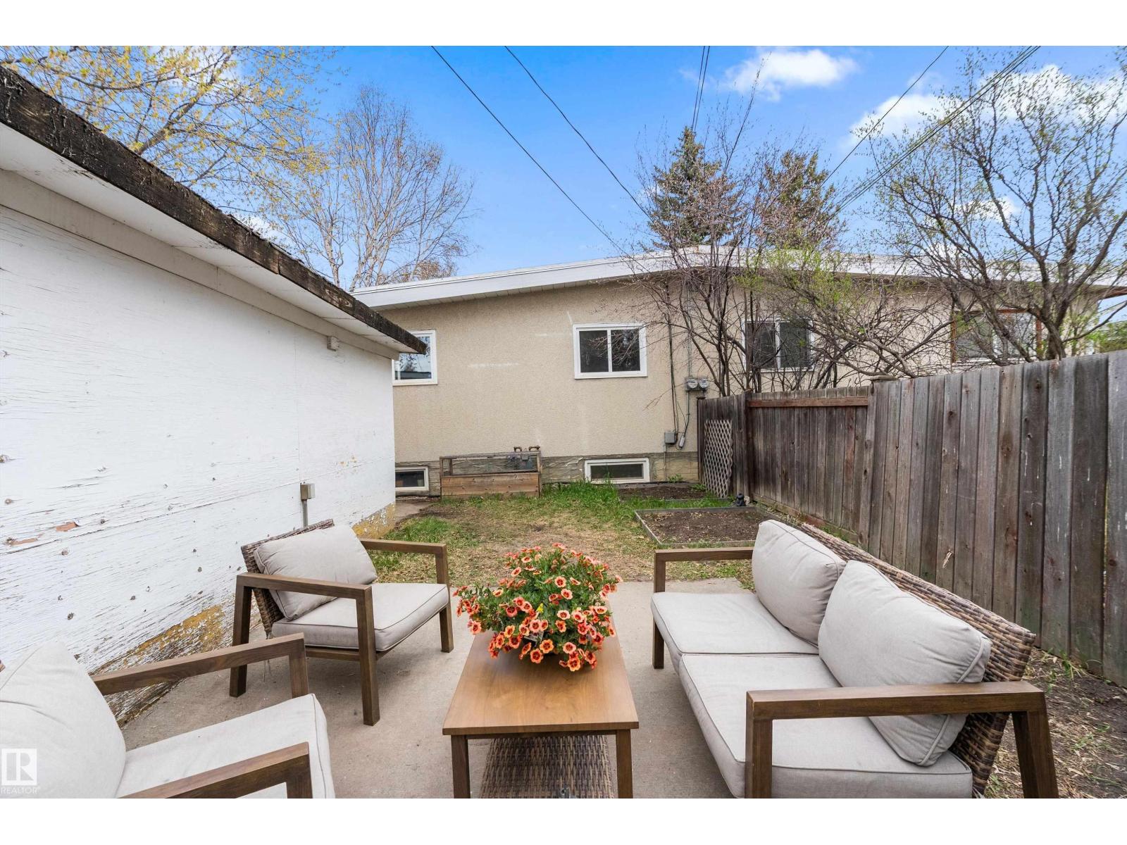 6509 90 AV NW - 28