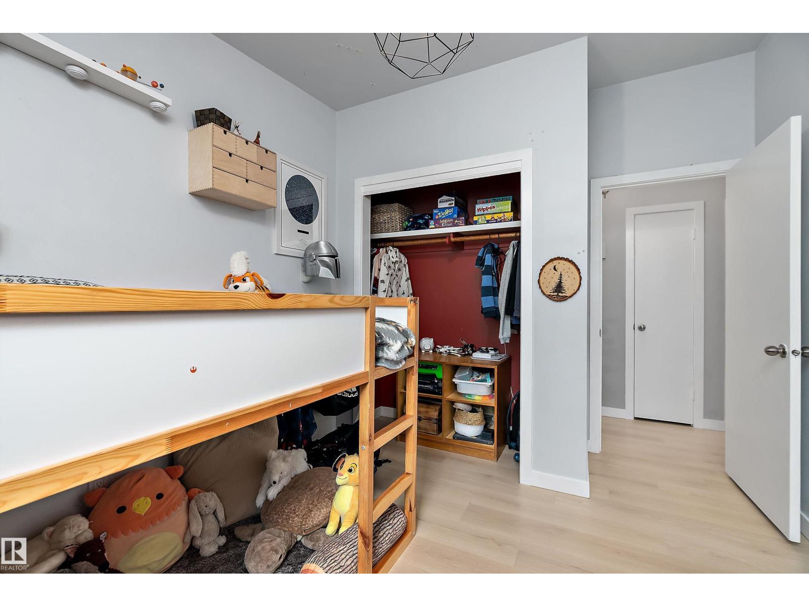 6509 90 AV NW - 15