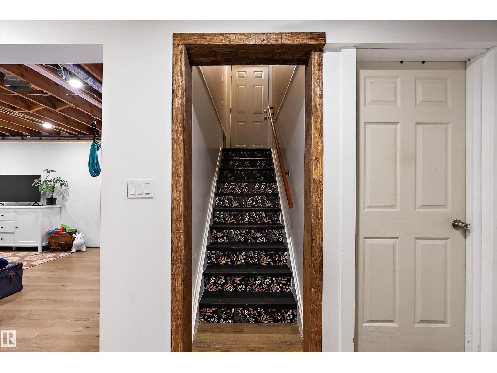 6509 90 AV NW - 16