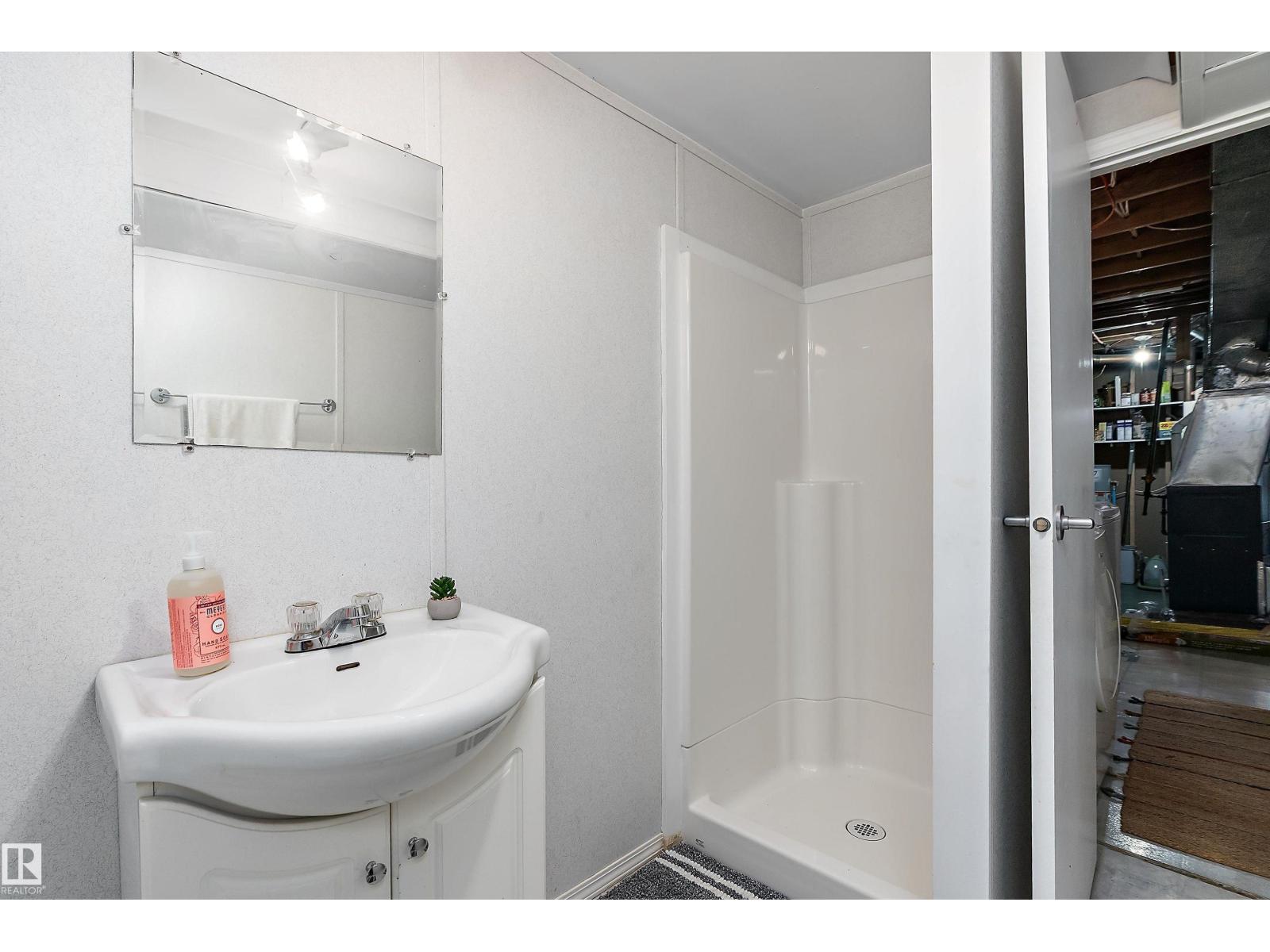 6509 90 AV NW - 19