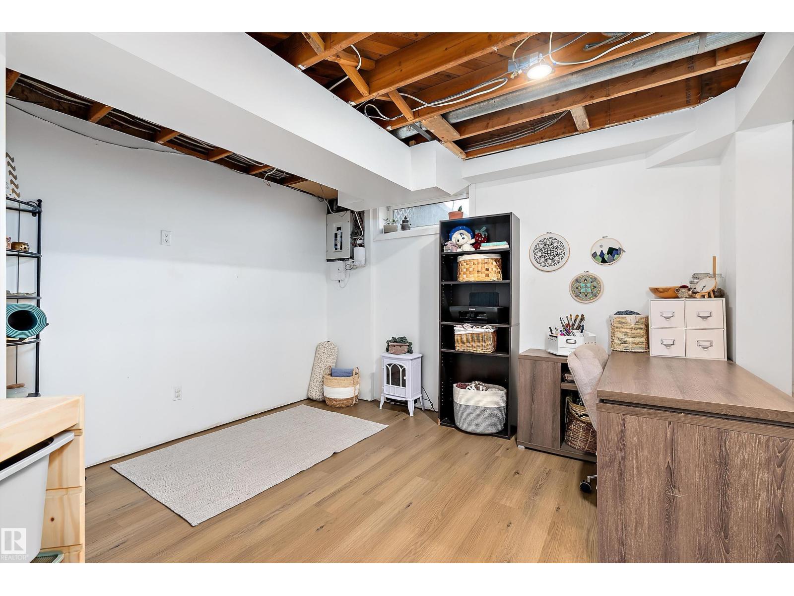 6509 90 AV NW - 25