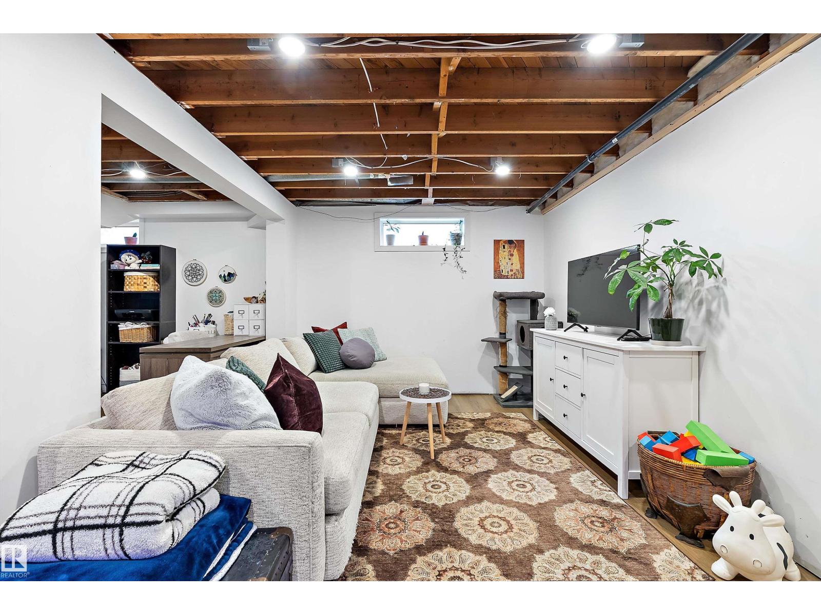 6509 90 AV NW - 22