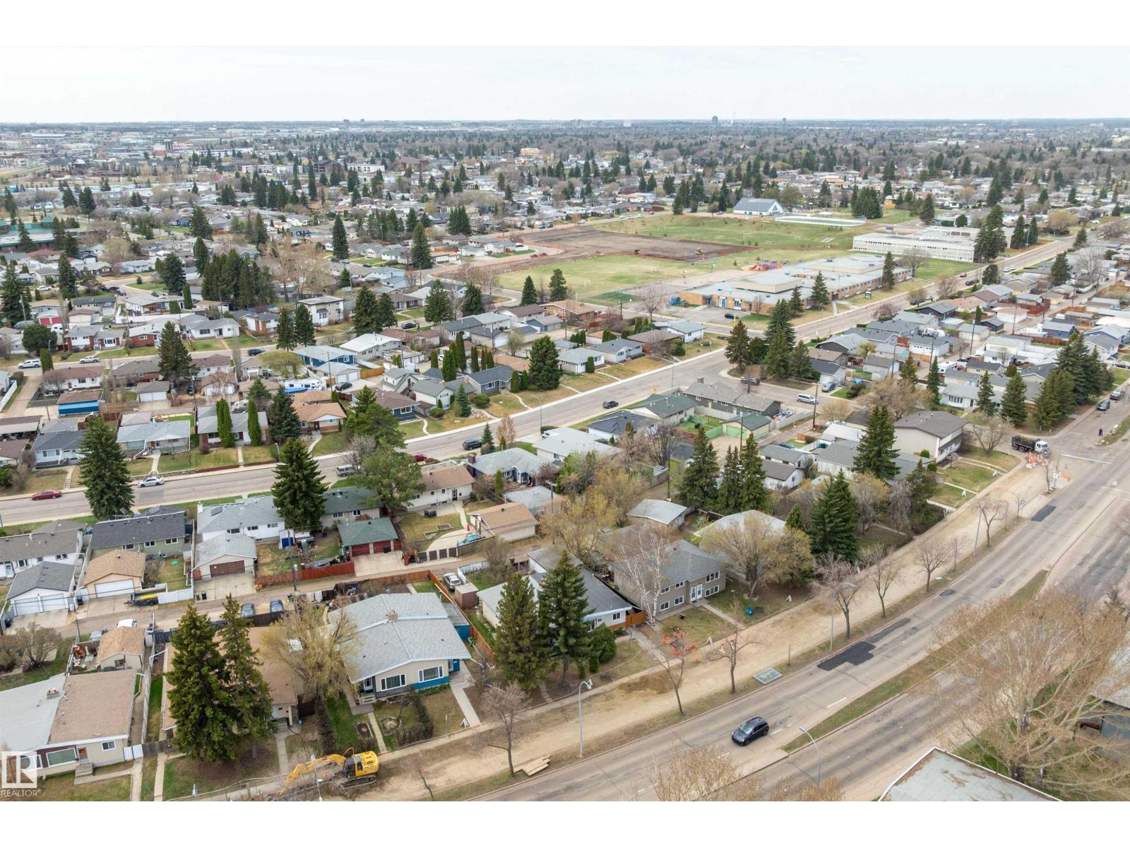 6509 90 AV NW - 31