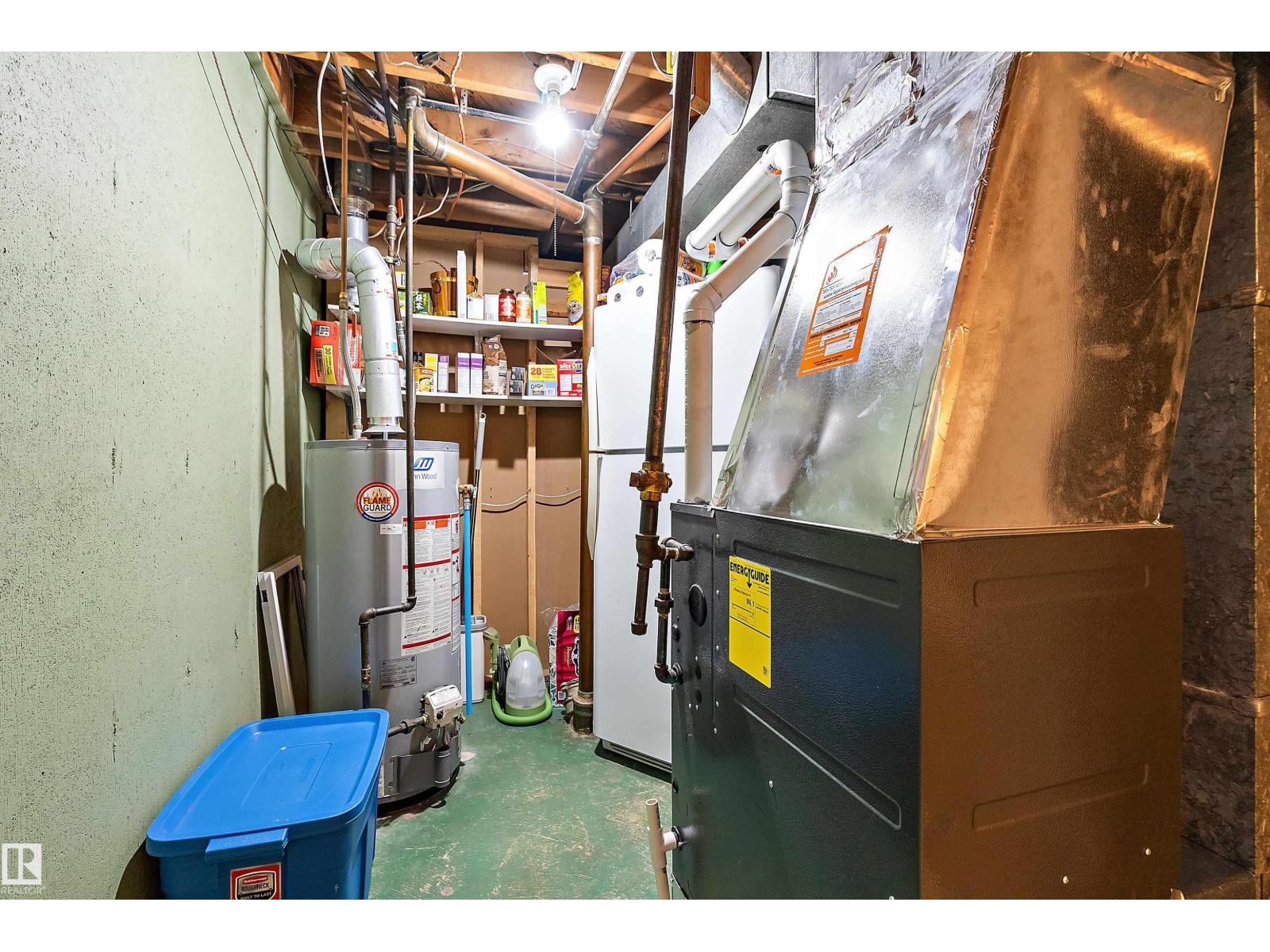 6509 90 AV NW - 20
