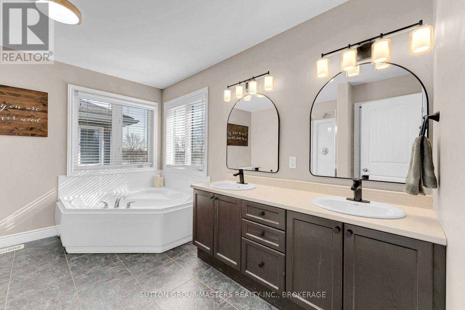 189 MACDOUGALL DRIVE - 27