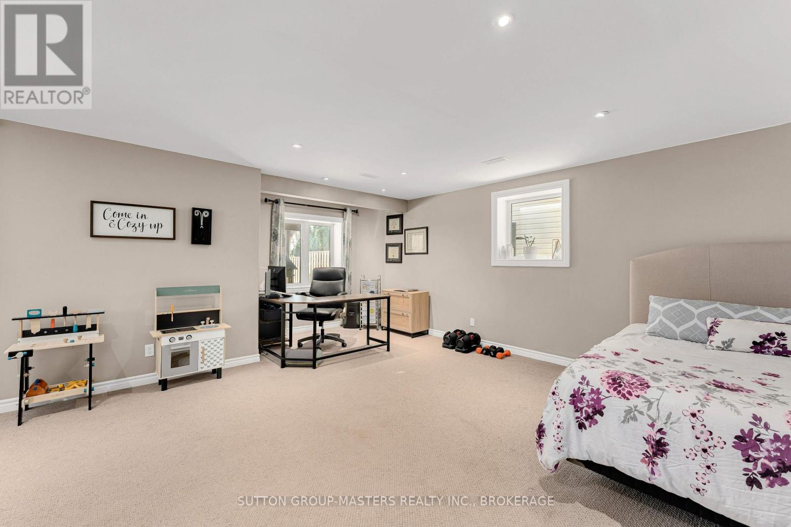 189 MACDOUGALL DRIVE - 38