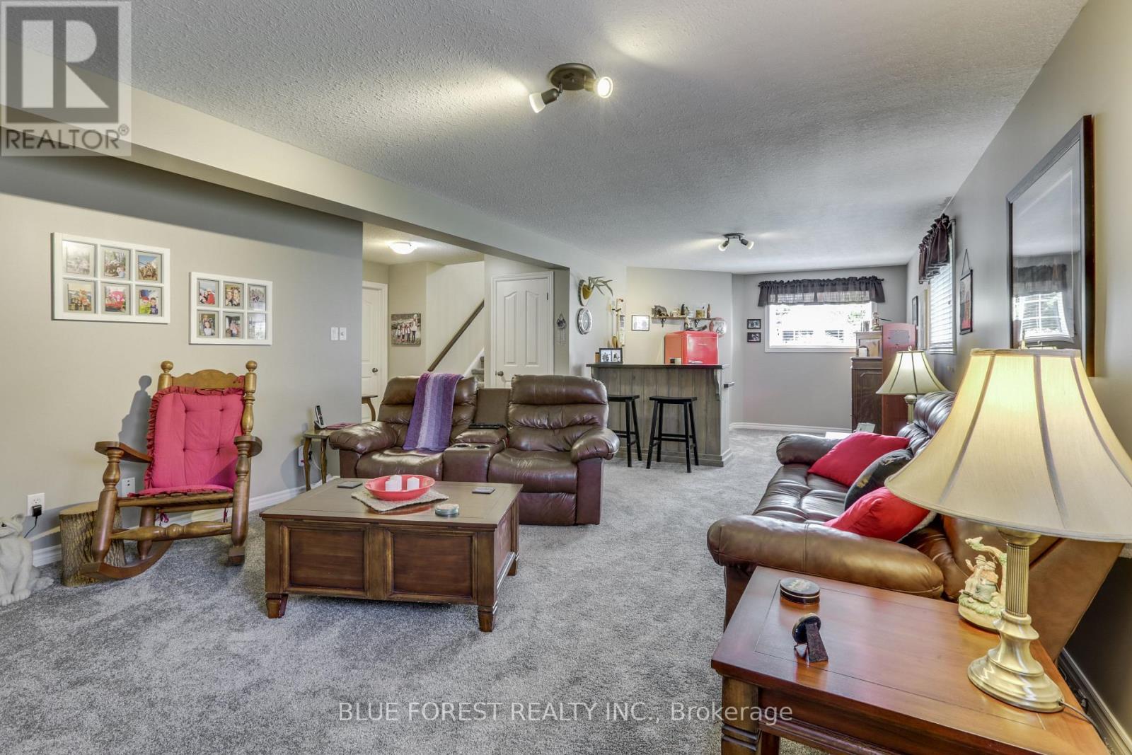 116 WOODVALE DRIVE - 22