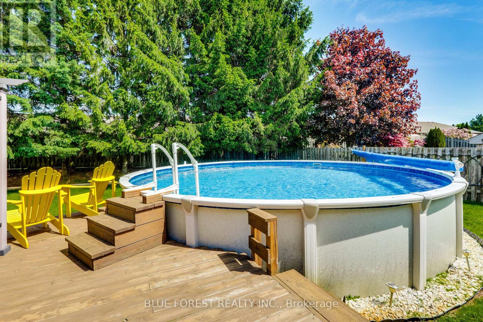 116 WOODVALE DRIVE - 34