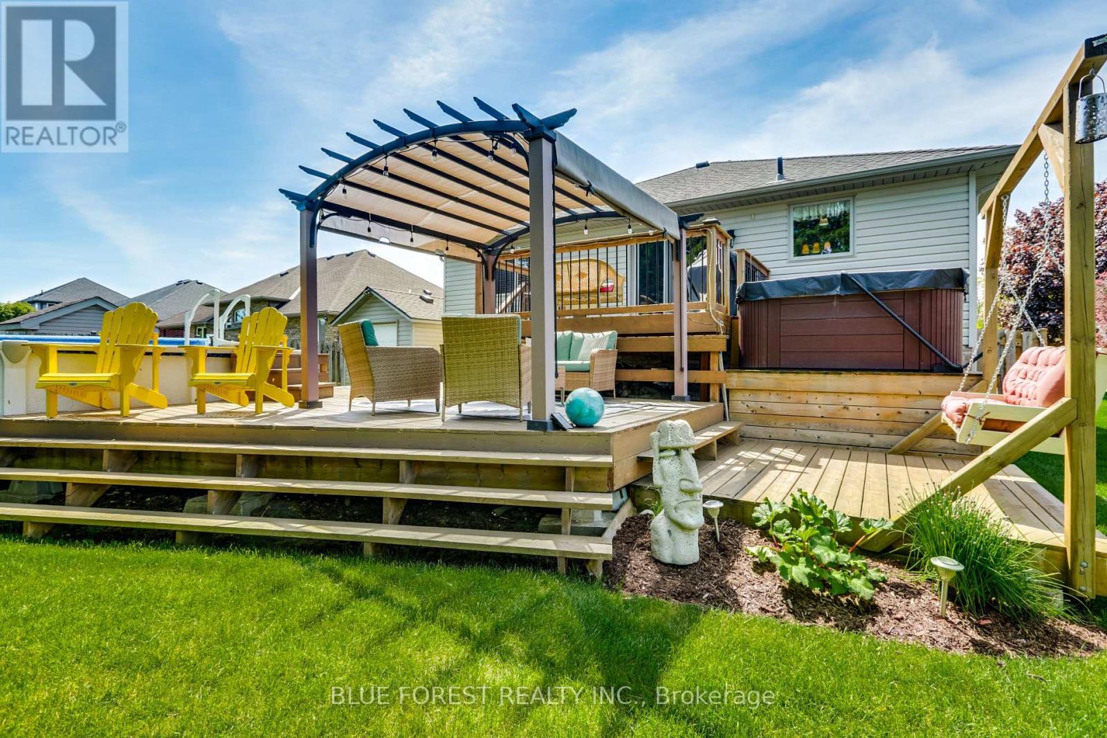 116 WOODVALE DRIVE - 35
