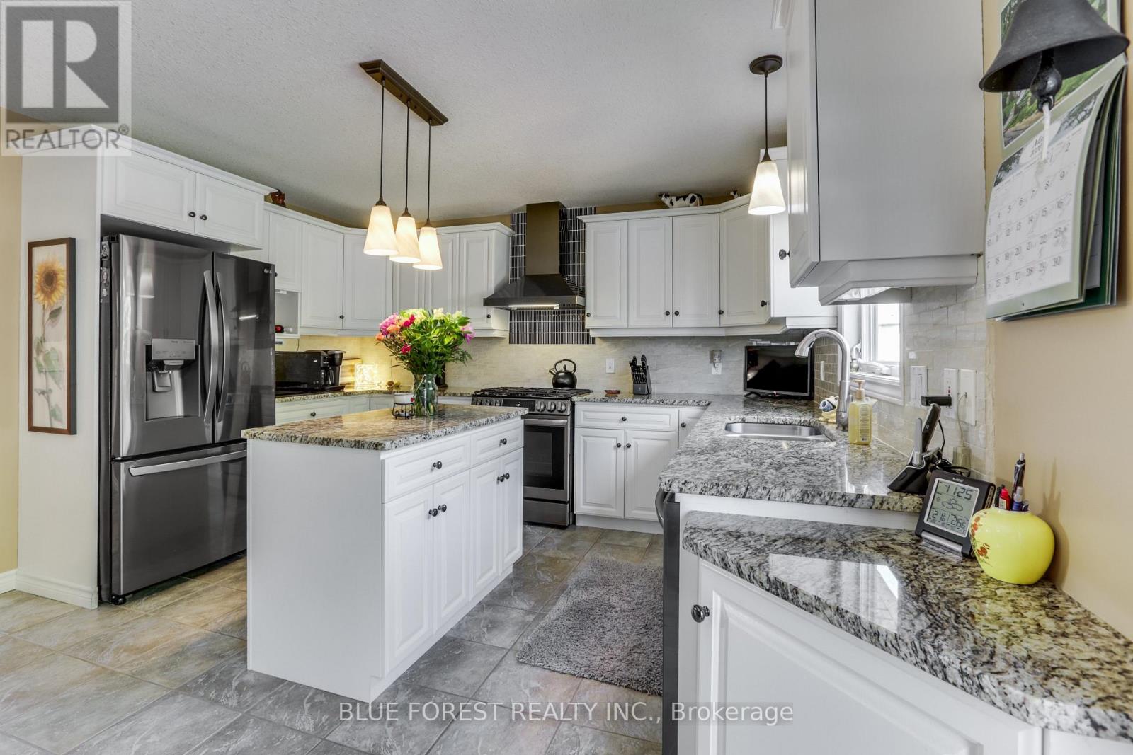 116 WOODVALE DRIVE - 8