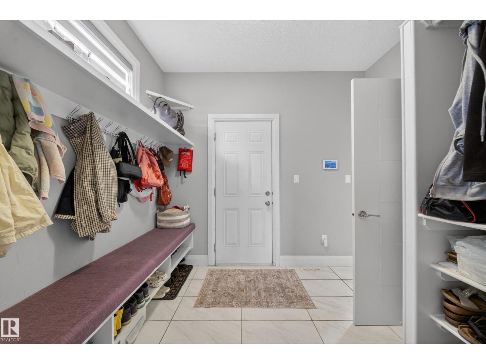 7648 179 AV NW - 24