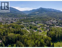 300 Burma Road, Fernie, BC V0B1M0 Photo 6