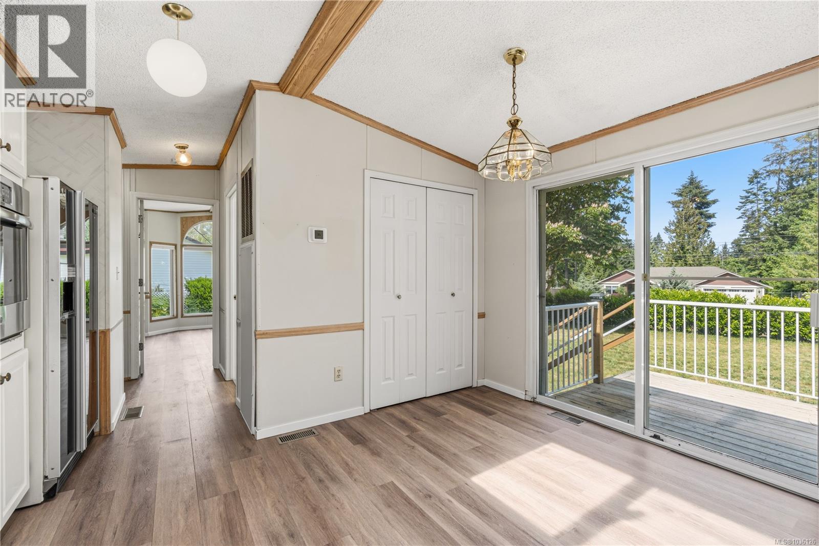 4600 Thompson Clarke Dr E - 12
