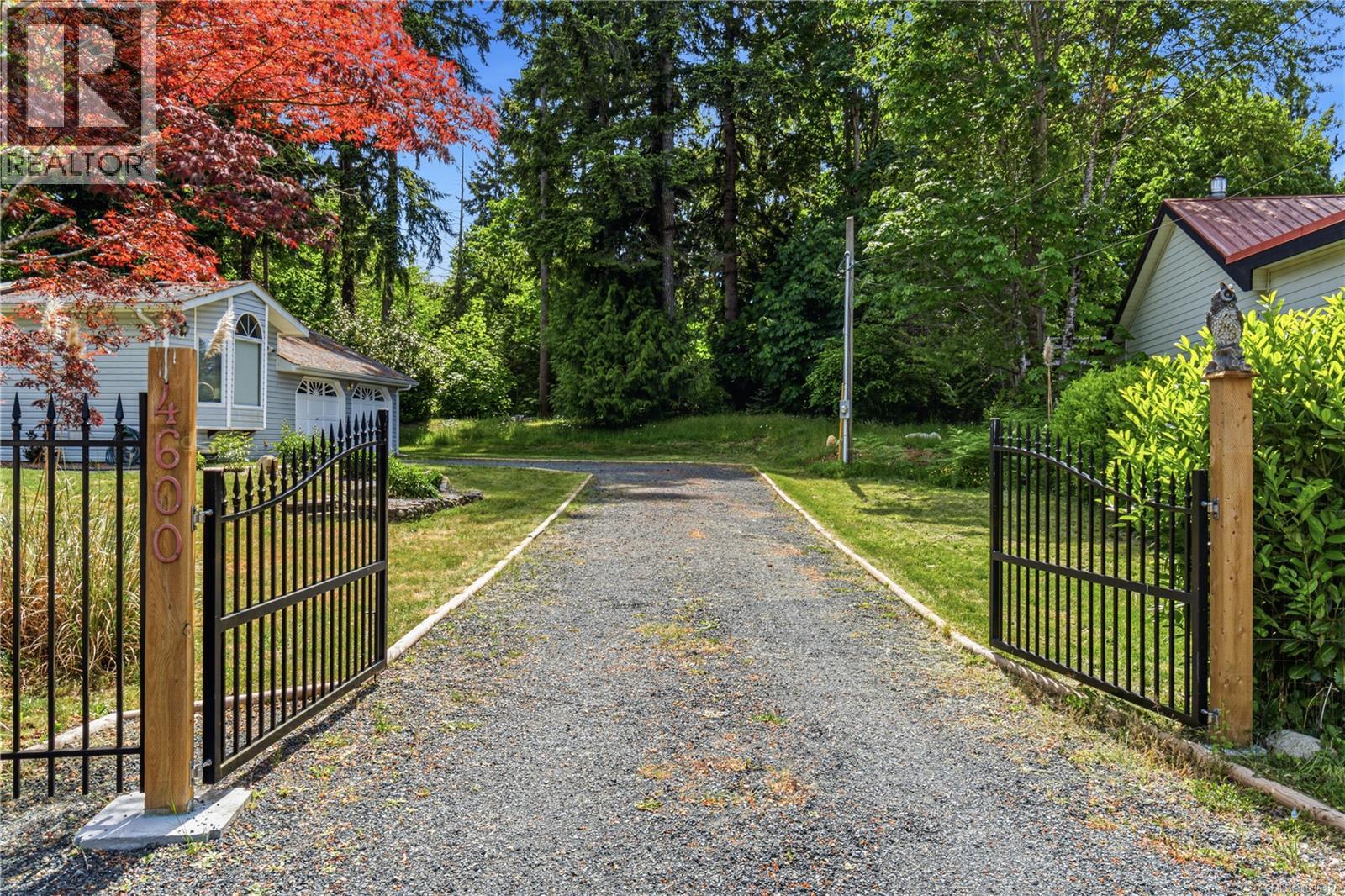 4600 Thompson Clarke Dr E - 2