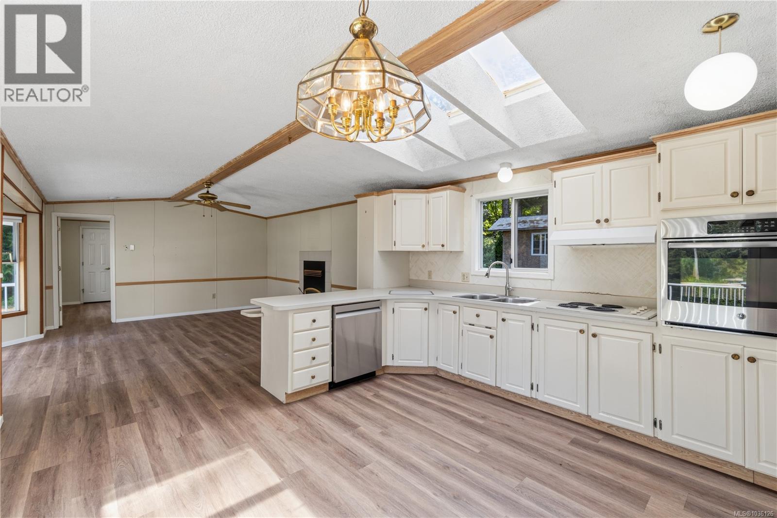 4600 Thompson Clarke Dr E - 8
