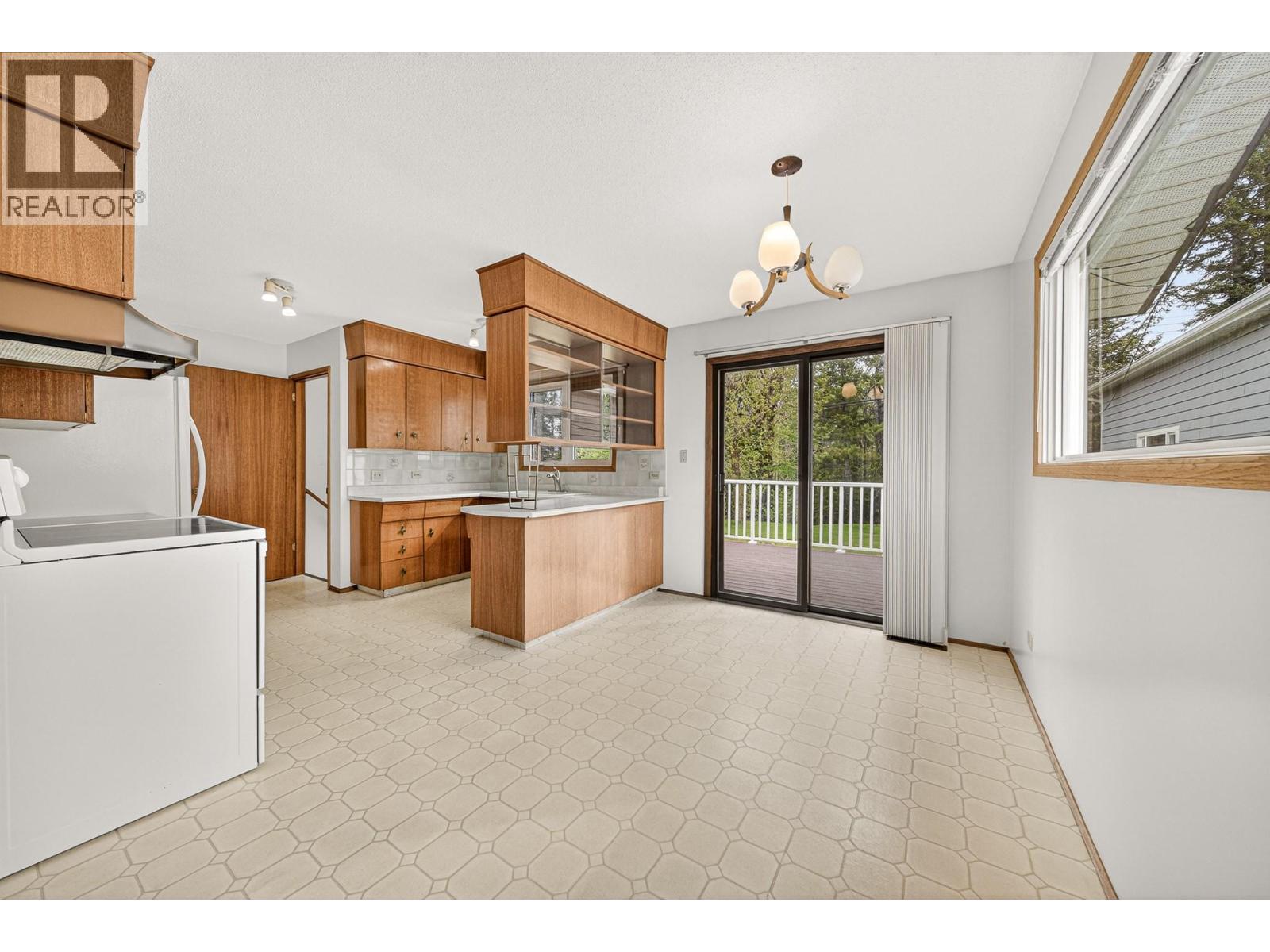 157 Pine Avenue - 11