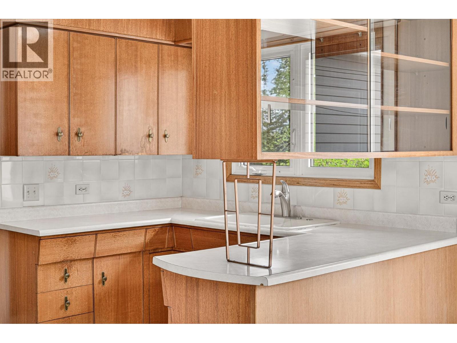 157 Pine Avenue - 23