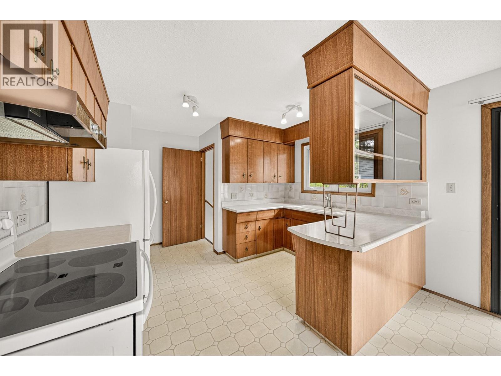 157 Pine Avenue - 19