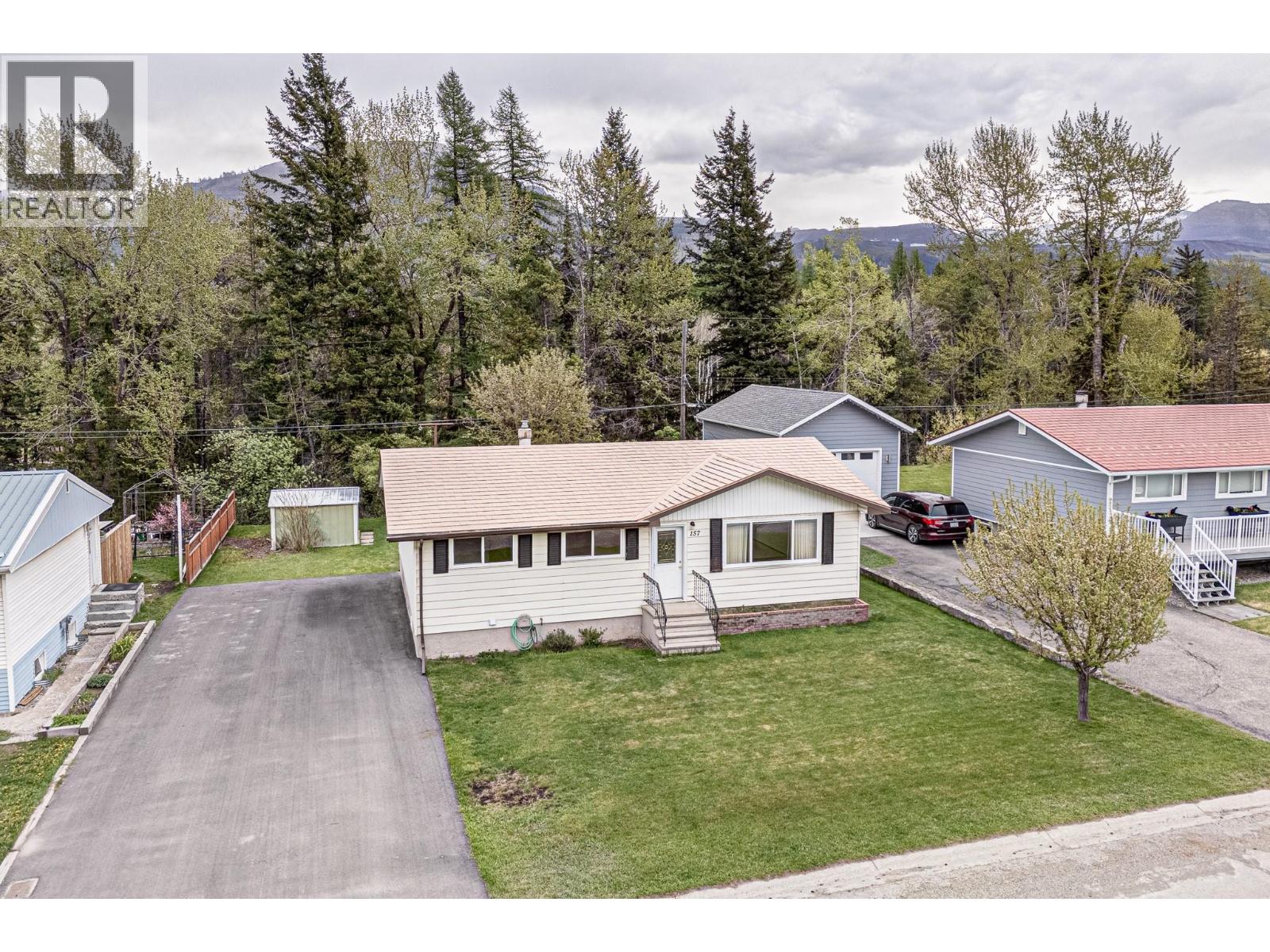 157 Pine Avenue - 73