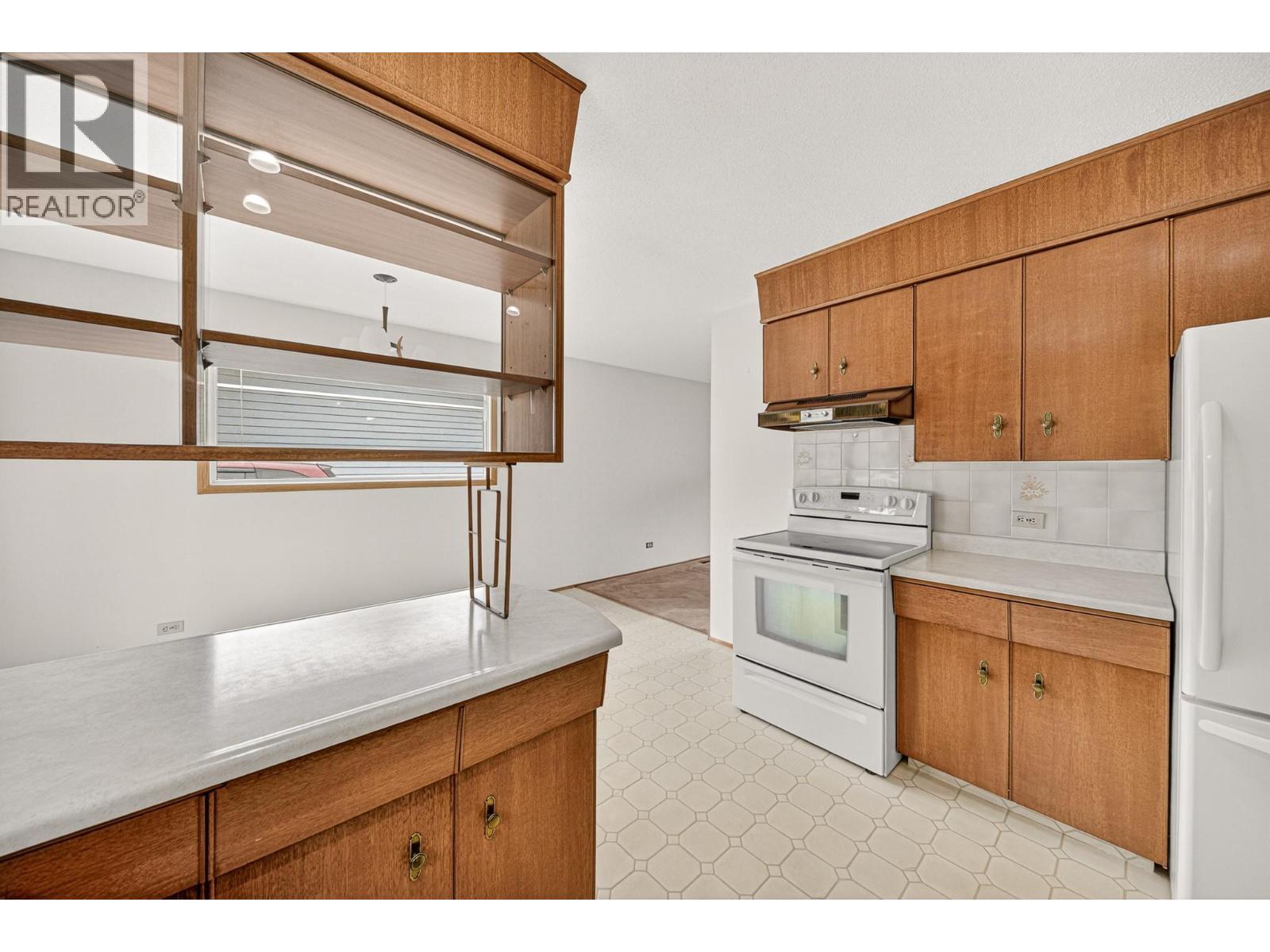 157 Pine Avenue - 26
