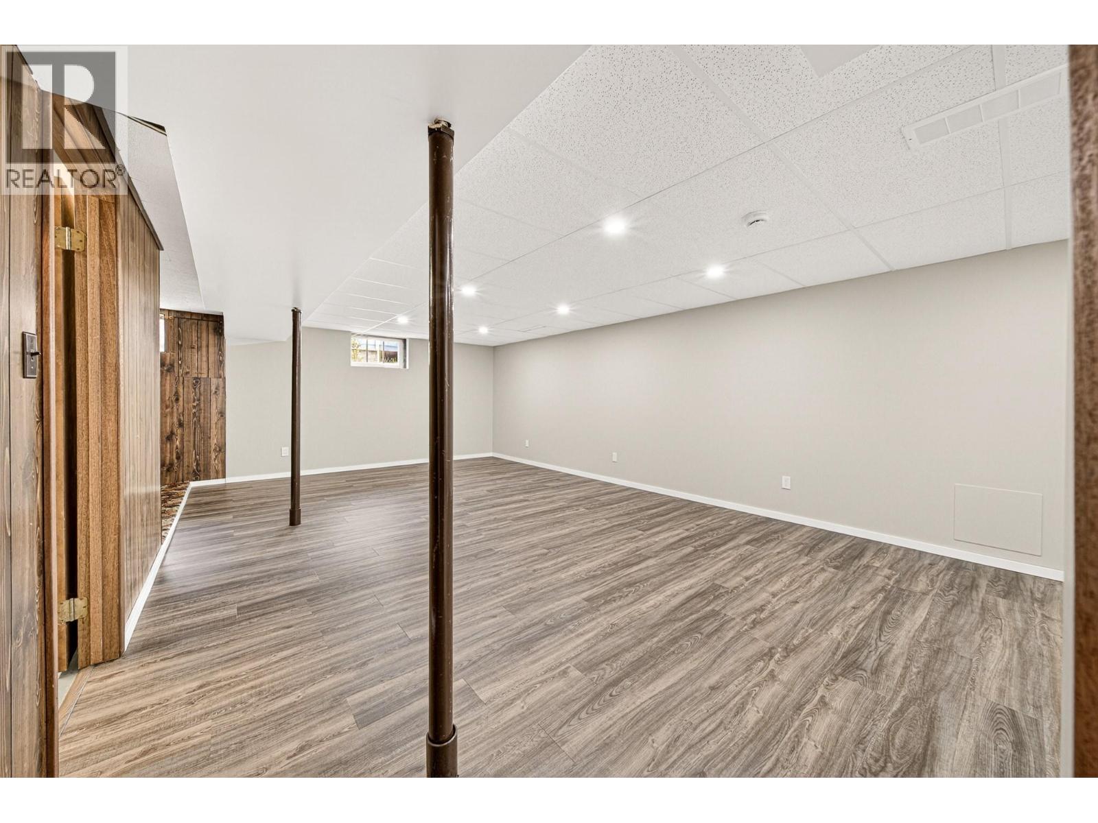 157 Pine Avenue - 42