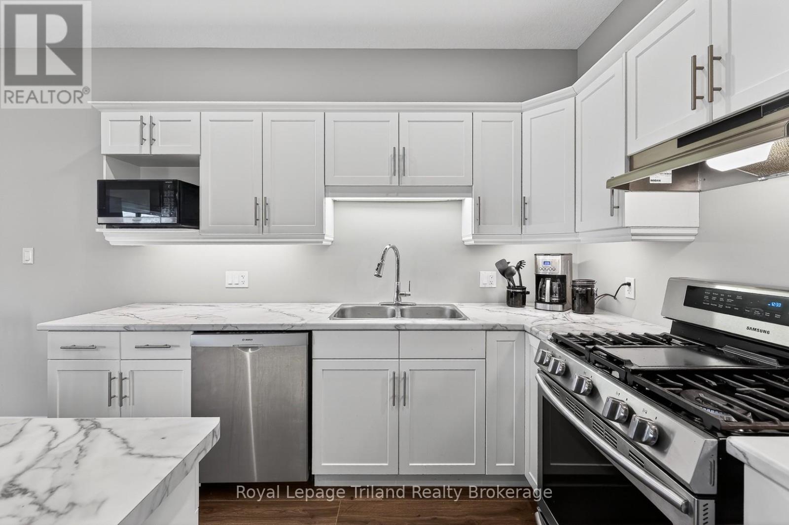 301 BOYD BOULEVARD - 17