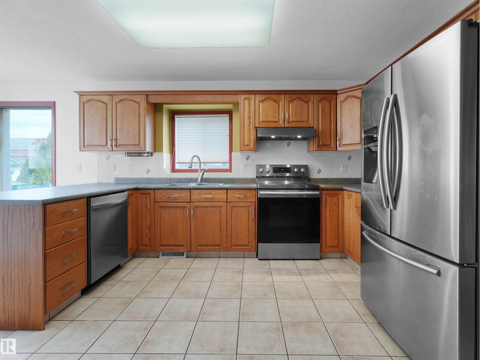 2832 36B AV NW - 11