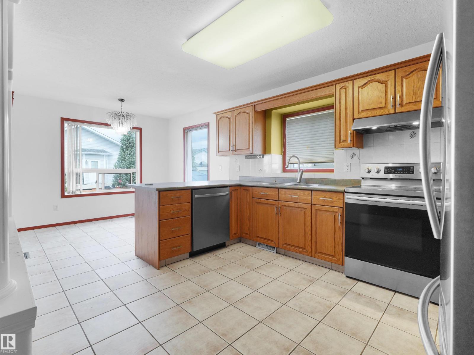 2832 36B AV NW - 12