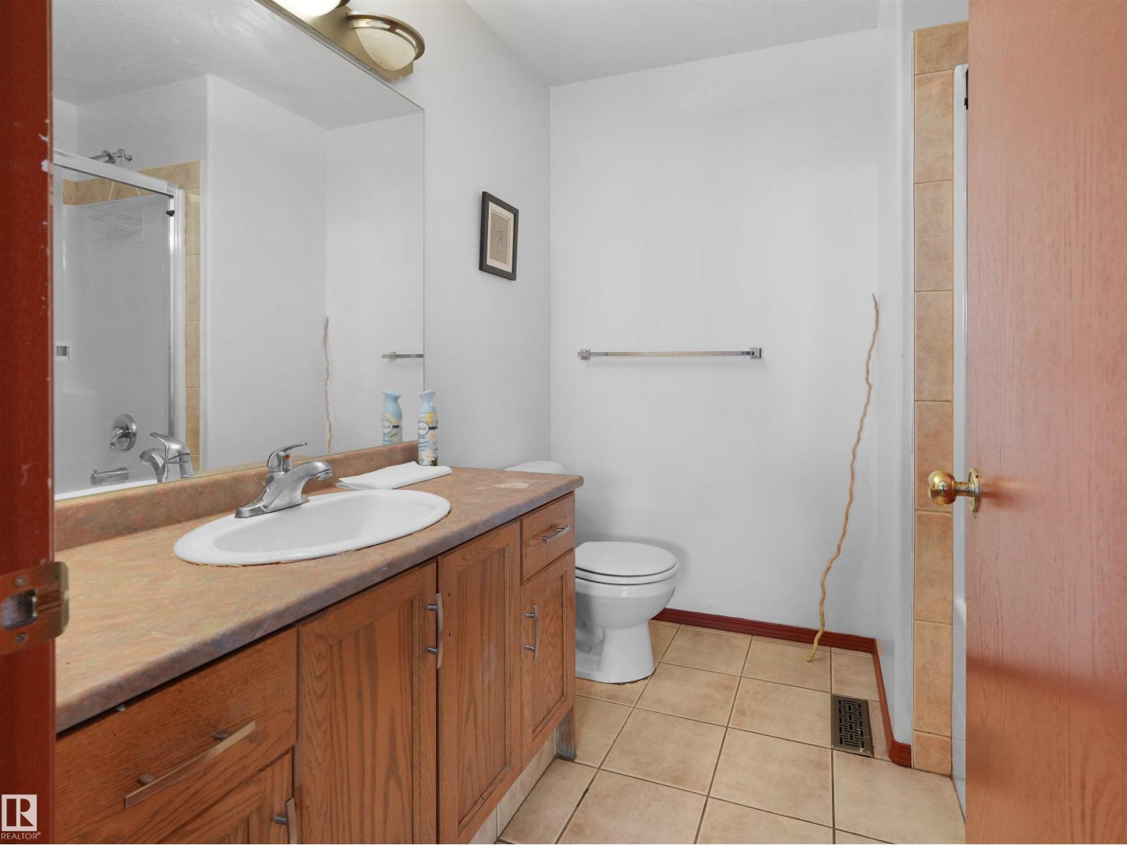 2832 36B AV NW - 26