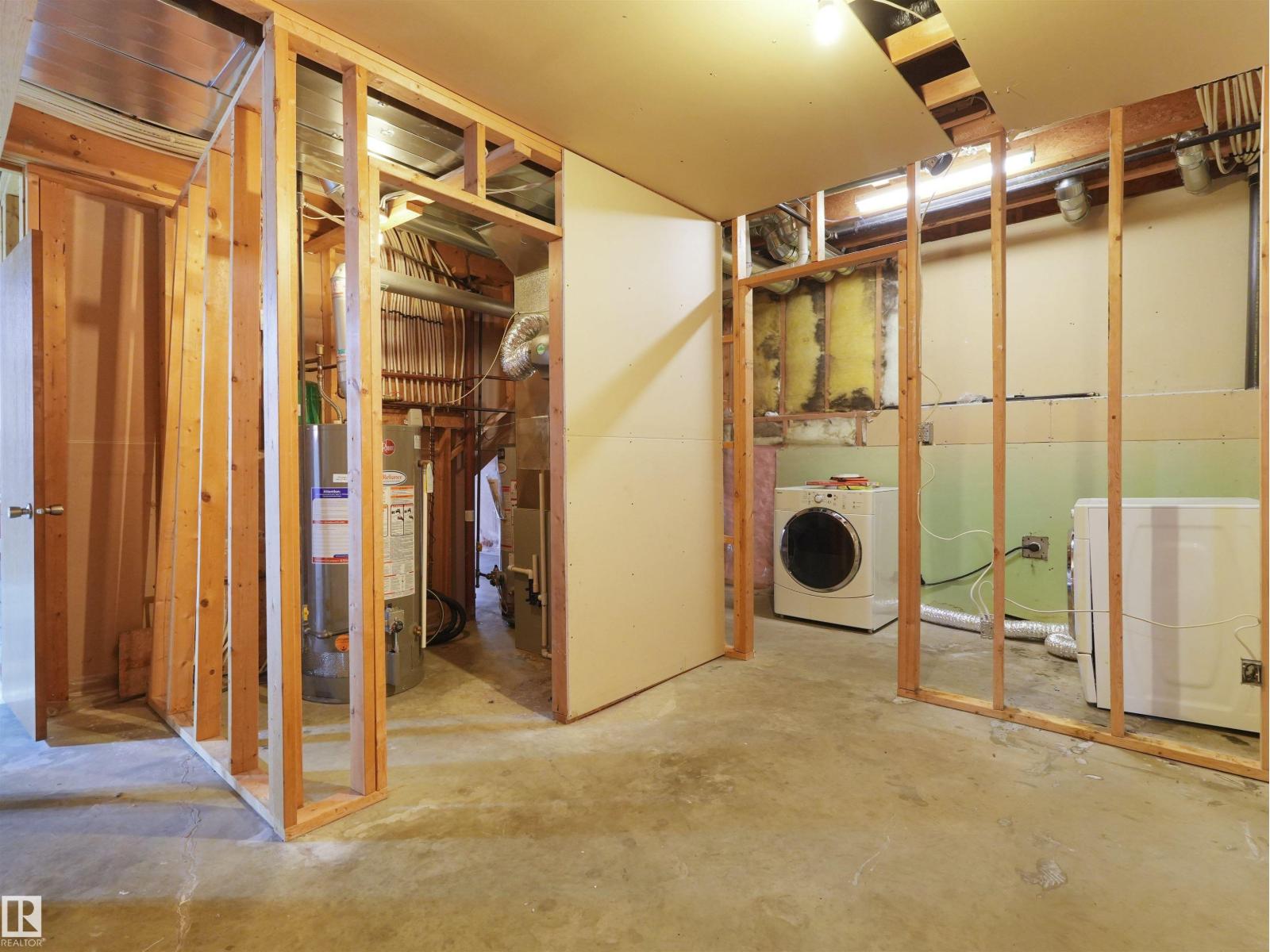 2832 36B AV NW - 30