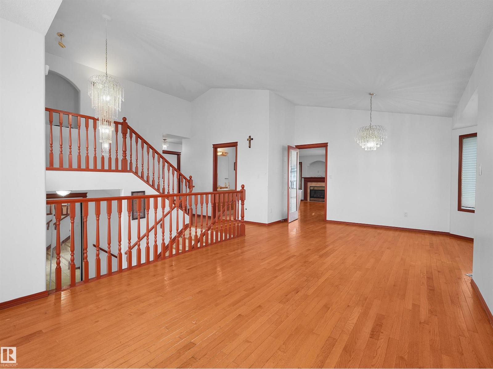 2832 36B AV NW - 9