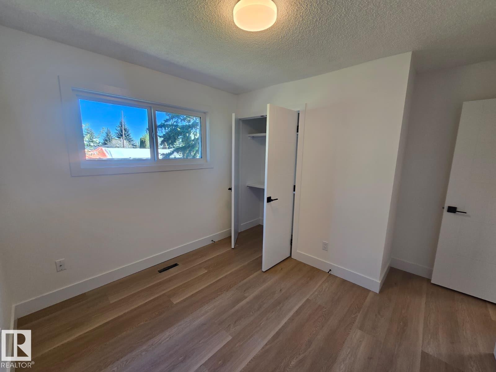 18526 86A AV NW - 10