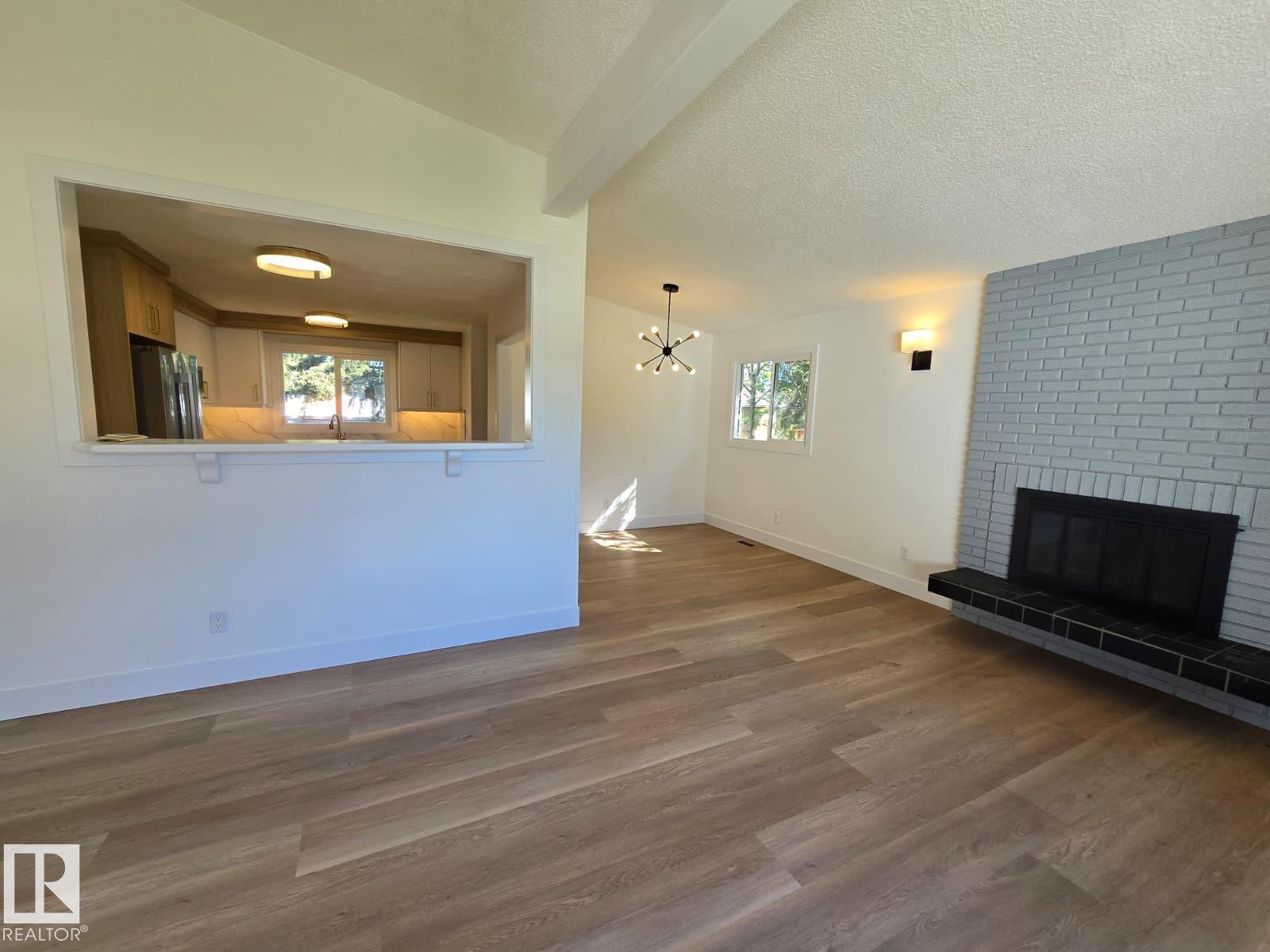 18526 86A AV NW - 11