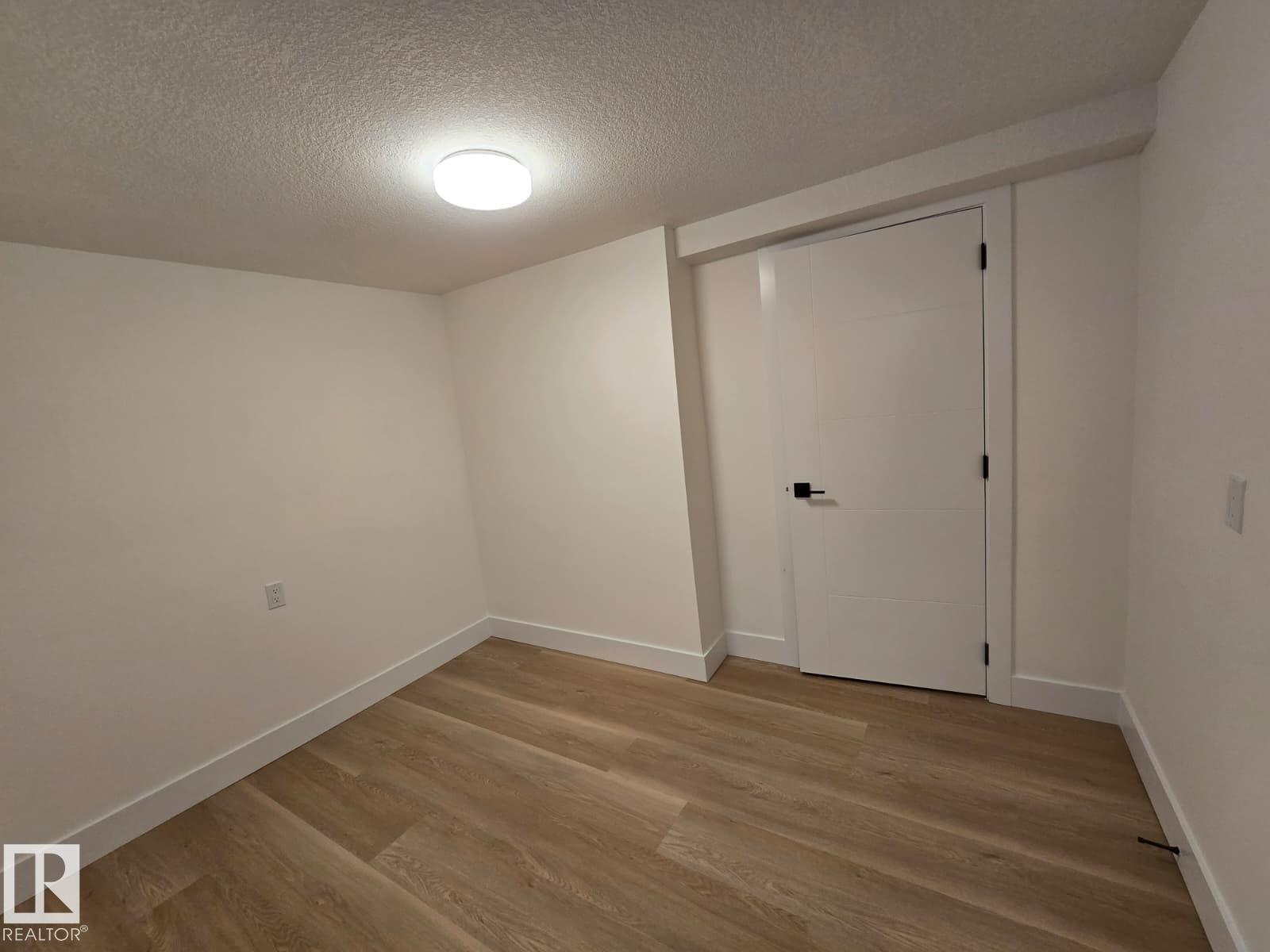 18526 86A AV NW - 17