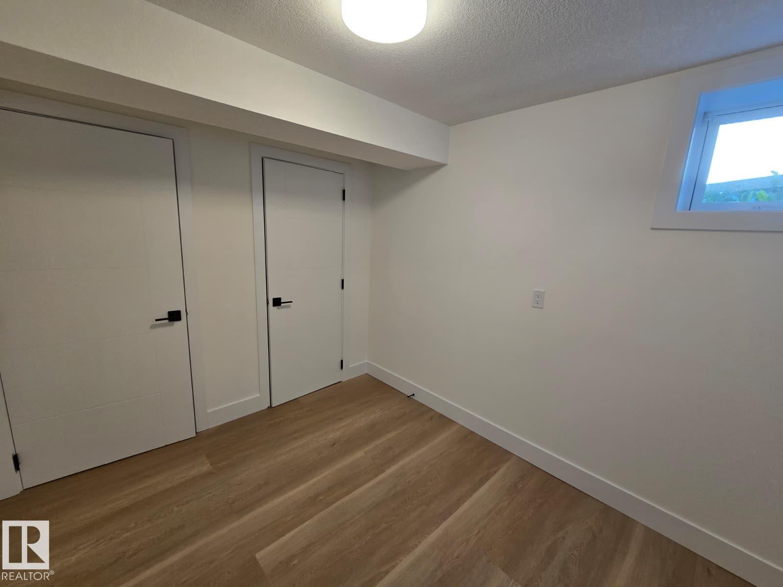 18526 86A AV NW - 19