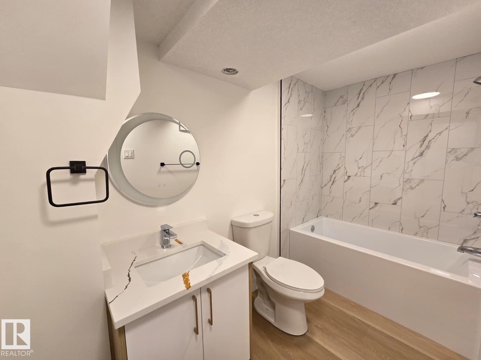 18526 86A AV NW - 20