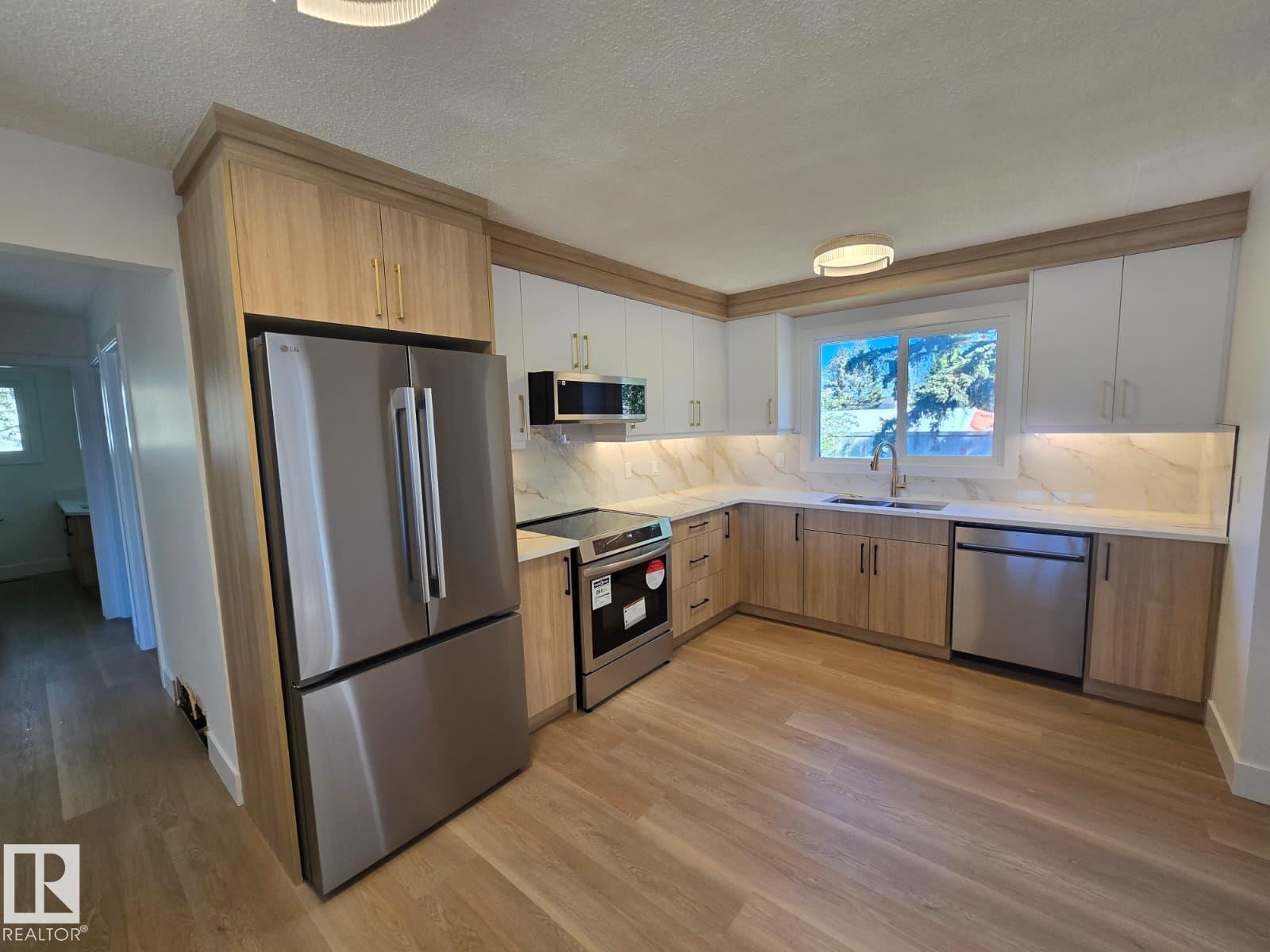 18526 86A AV NW - 3