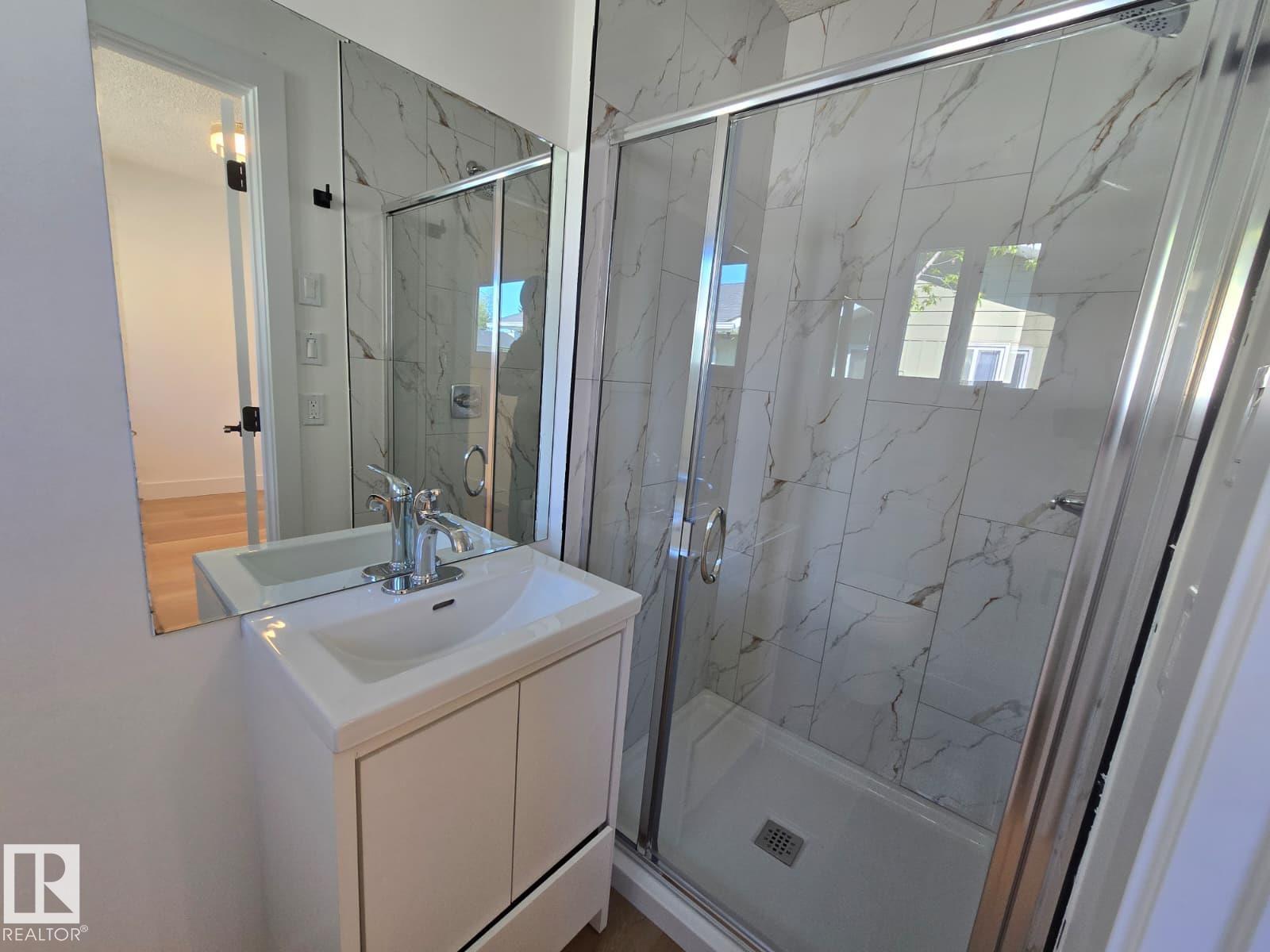 18526 86A AV NW - 8